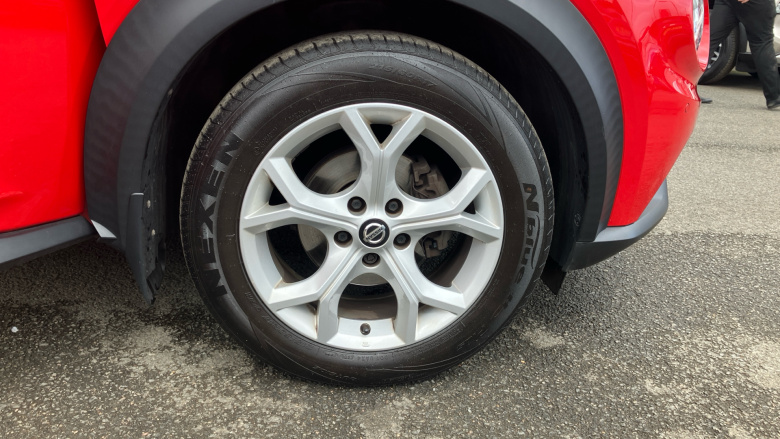 Nissan Juke 1.0 DiG-T N-Connecta 5dr Petrol Hatchback